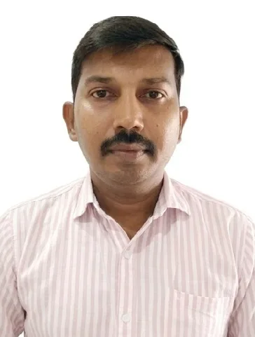 Shanmugam, team lead at DesiCrew
